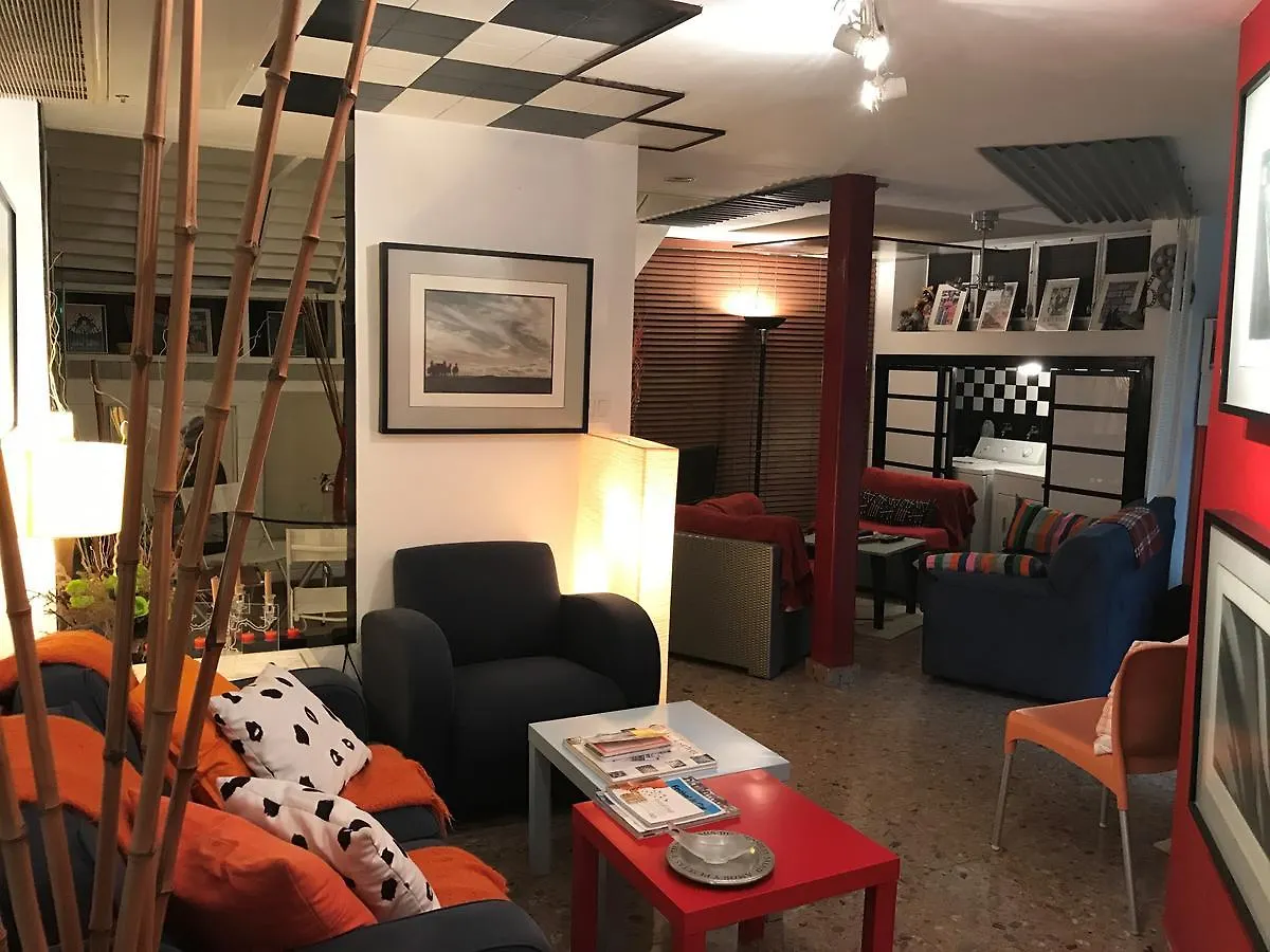 Lovely 1 Bedroom By Beach location